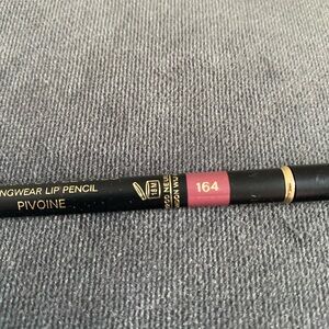 CHANEL lip liner in 164 Pivoine